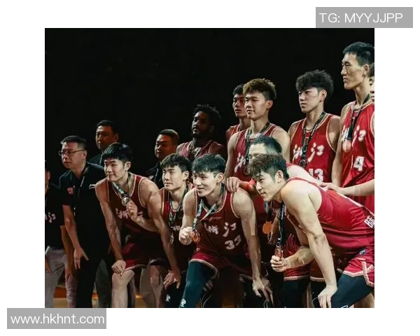 杭州篮球队在联合会杯积分榜上以50分稳居第一名展现强劲实力