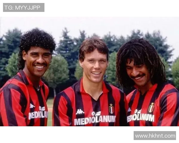 荷兰足球传奇范巴斯滕的辉煌生涯与影响力解析 荷兰足球传奇范巴斯滕的辉煌生涯与影响力解析