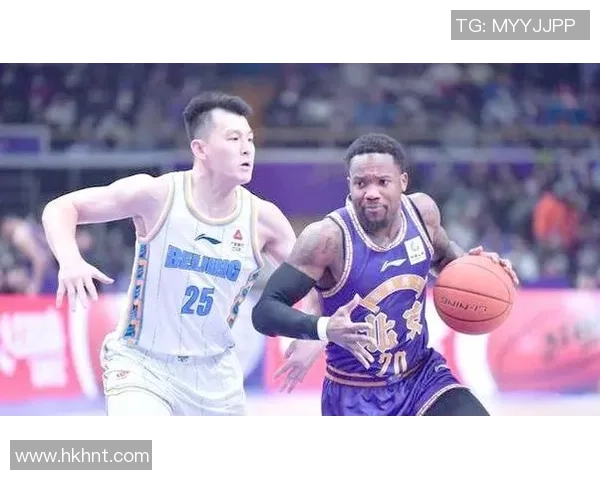 南京篮球队以56分领跑邀请赛积分榜展现强劲实力