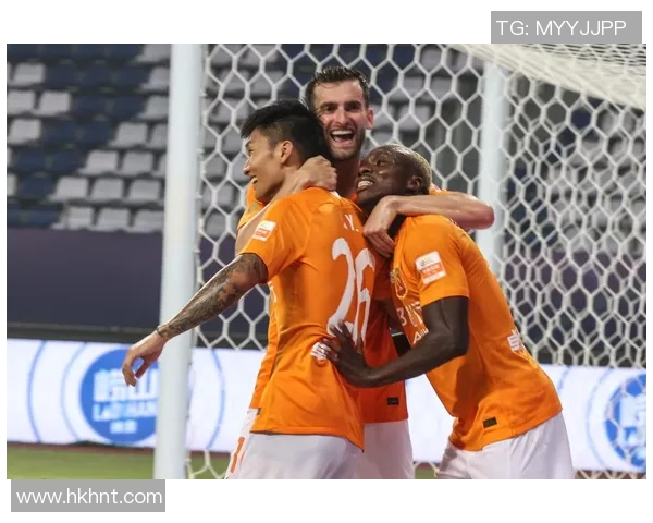 西安足球队近期状态引发热议球迷与专家各执己见分析争论