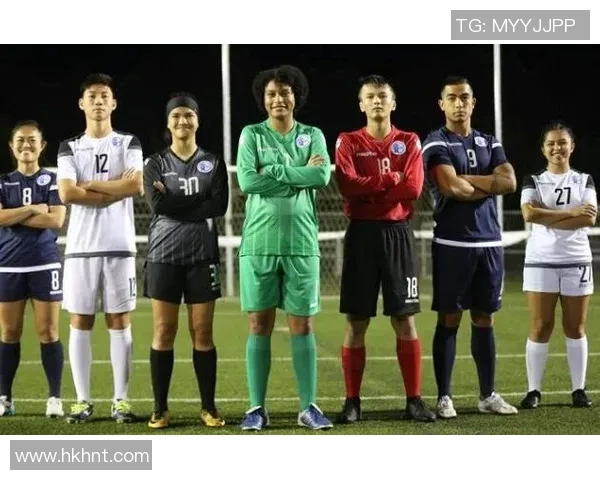 足球明星闪耀T台秀展现魅力与风采引领时尚潮流新风尚